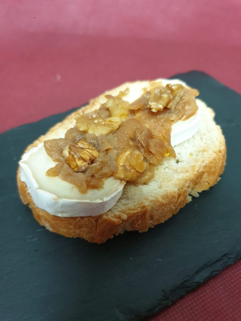 Tosta de Queso de Cabra. Cafetería Mazarino's (Zamora)